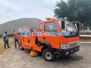 廣浙公路養(yǎng)護(hù)中心與我司公共研制新型人性化公路養(yǎng)護(hù)設(shè)備LQ-1800E型自行式路面清掃機(jī)