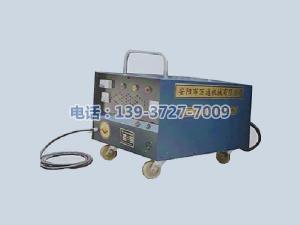 山東菏澤糠醛廠王總與我公司共同研制一款GQ-380型智能廢水蒸發(fā)器清理機(jī)，疏通機(jī)